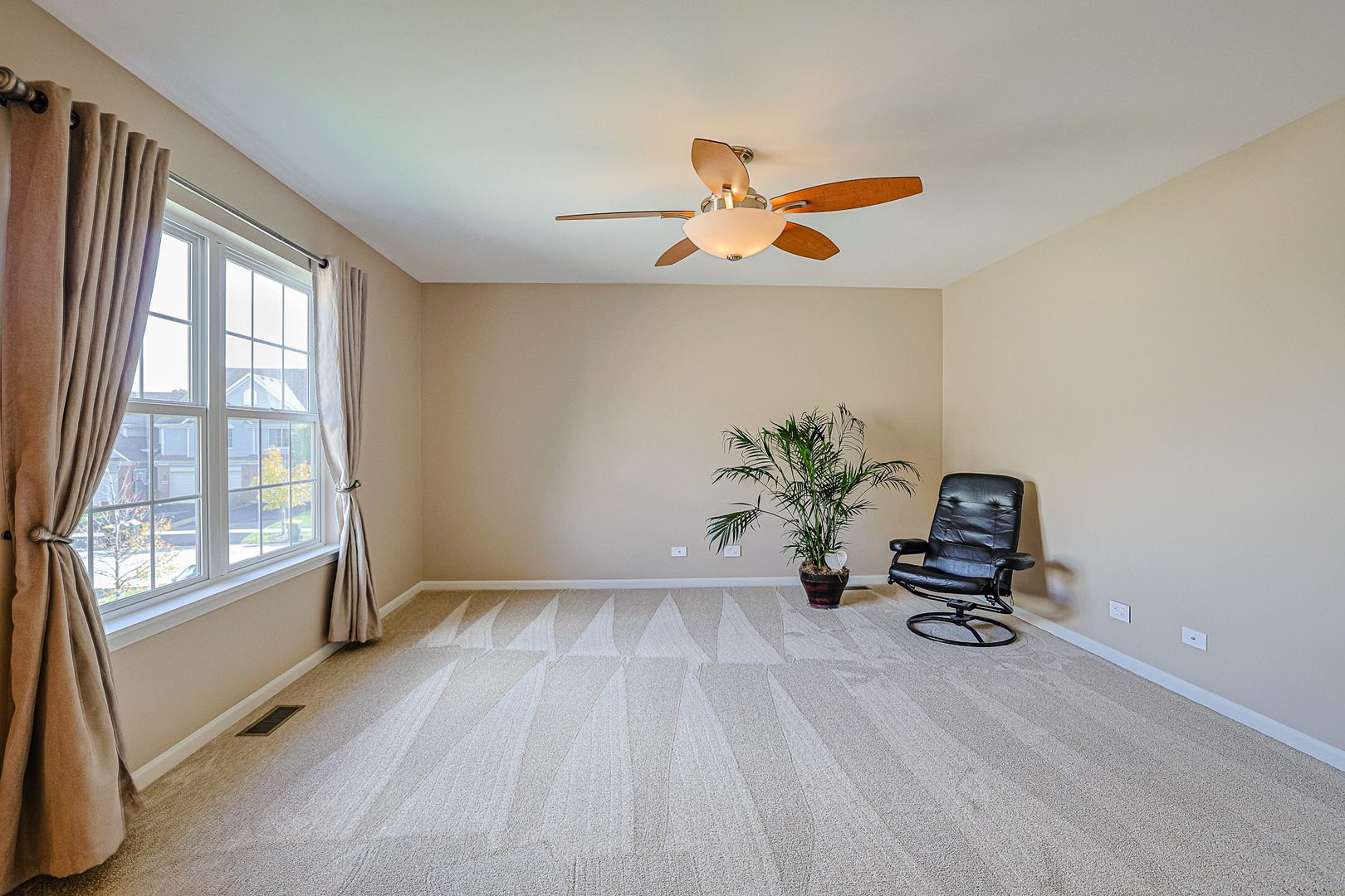 1242 Prairie View Parkway, Cary, IL 60013