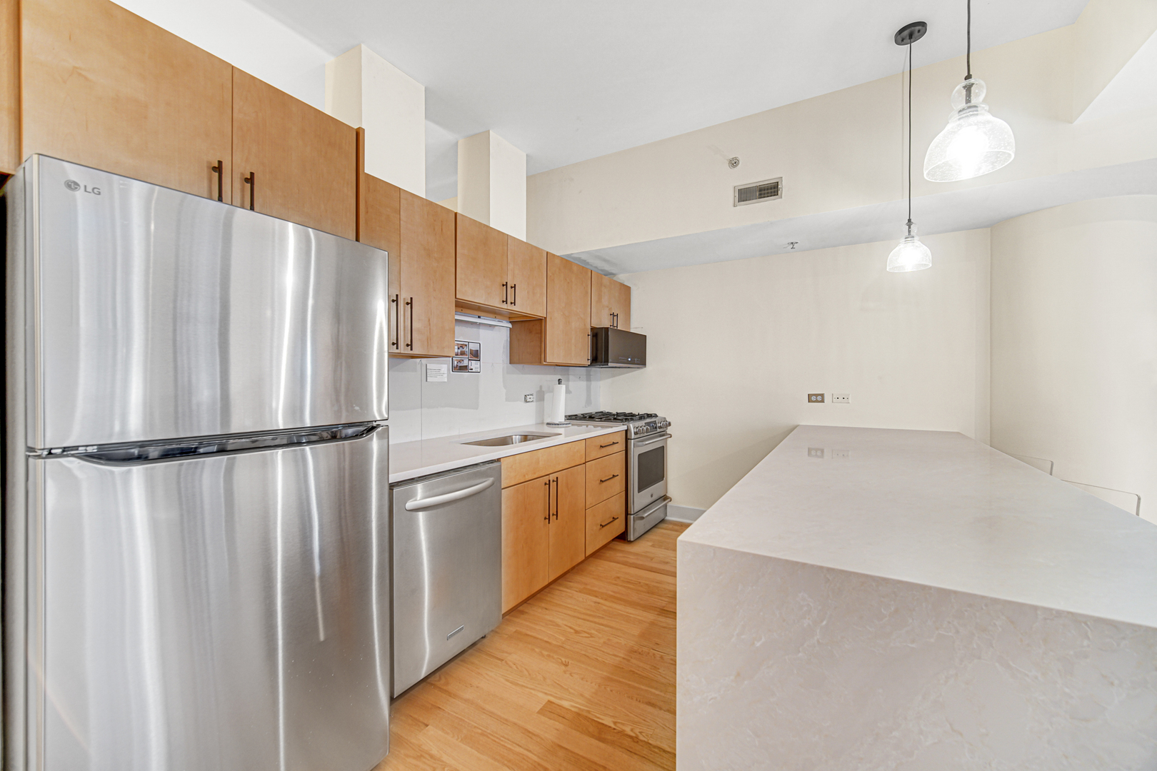 165 N Canal Street #514, Chicago, IL 60606