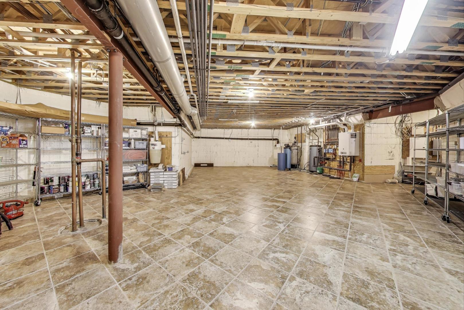 650 W Echo Lane, Palatine, IL 60067