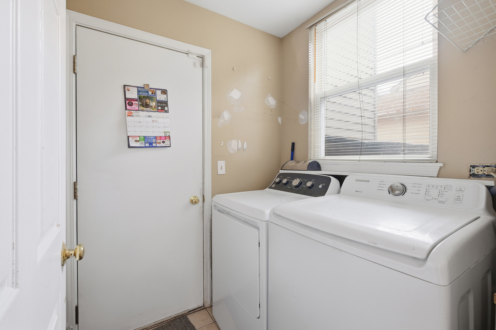 684 N Autumn Circle, Lindenhurst, IL 60046