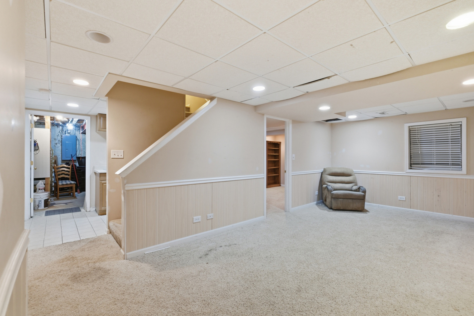 684 N Autumn Circle, Lindenhurst, IL 60046