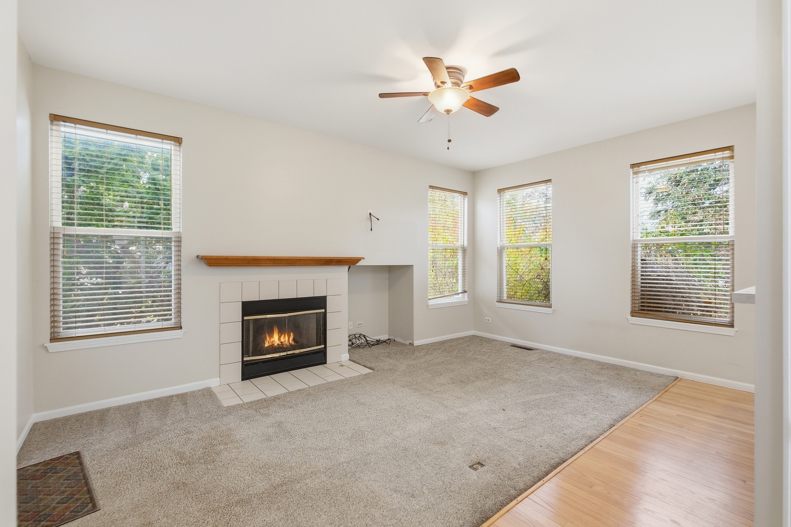 684 N Autumn Circle, Lindenhurst, IL 60046