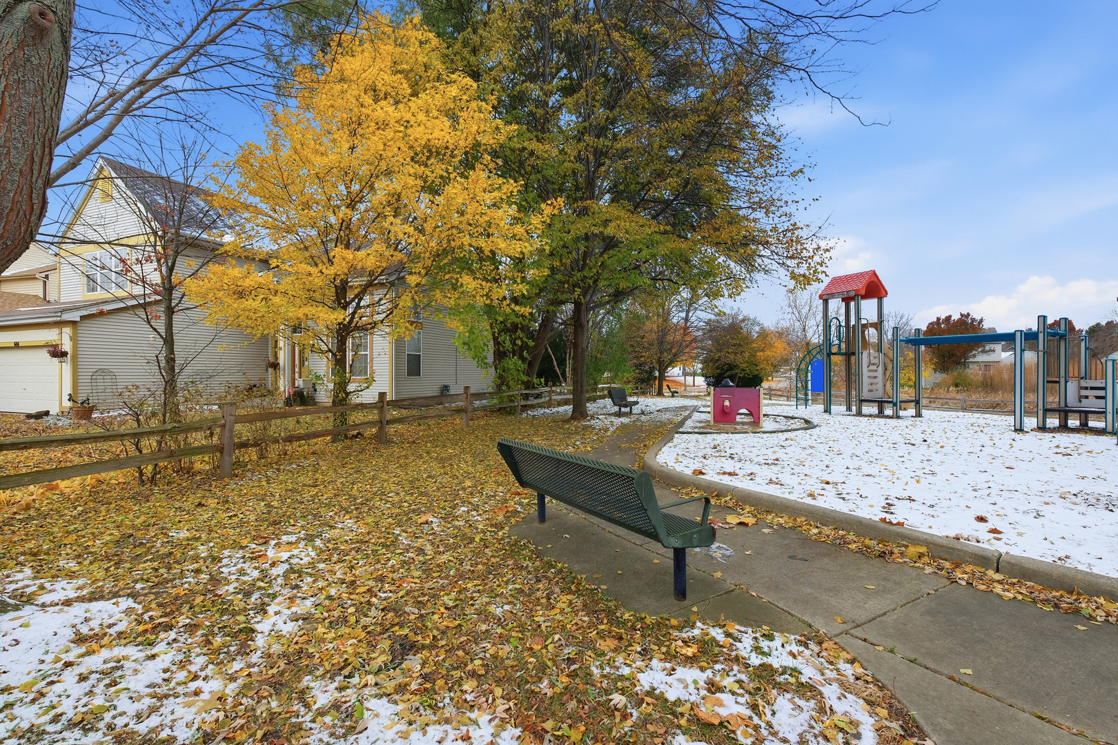 684 N Autumn Circle, Lindenhurst, IL 60046