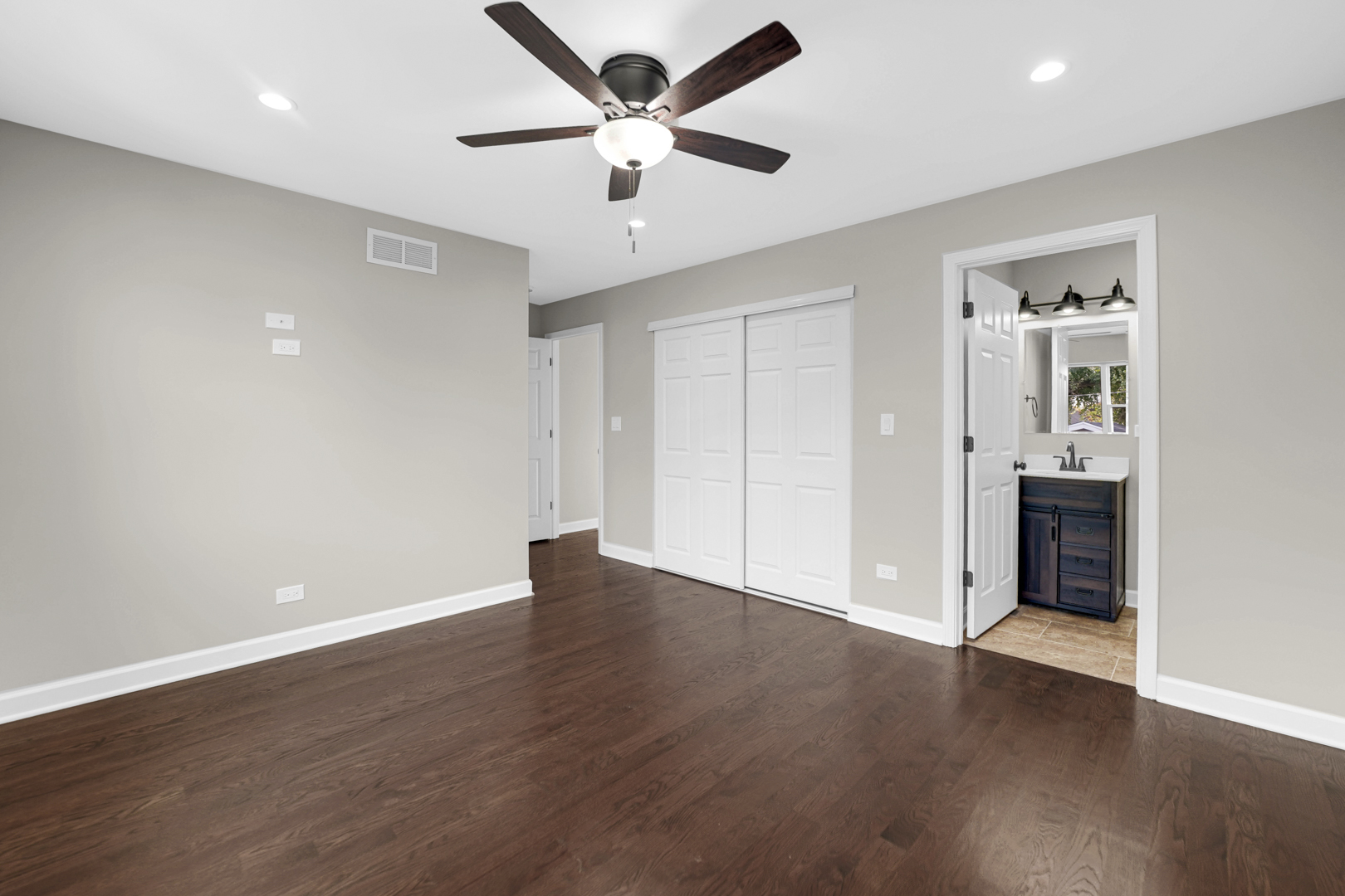 131 N 21st Avenue, Melrose Park, IL 60160