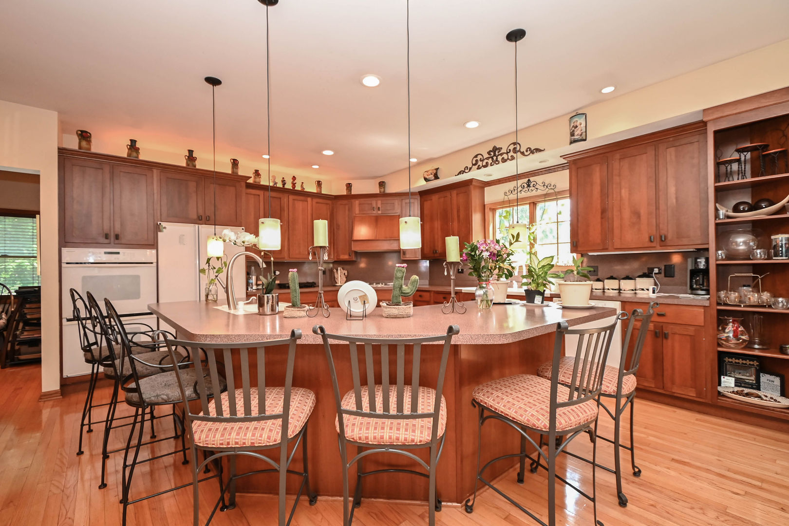 2350 N Lewis Avenue, Waukegan, IL 60087