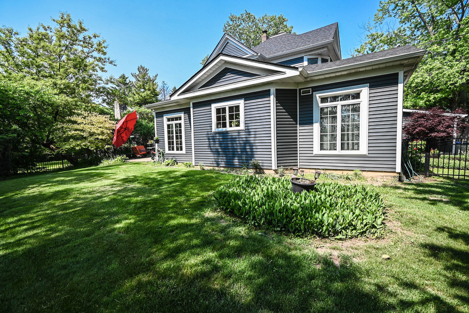 2350 N Lewis Avenue, Waukegan, IL 60087