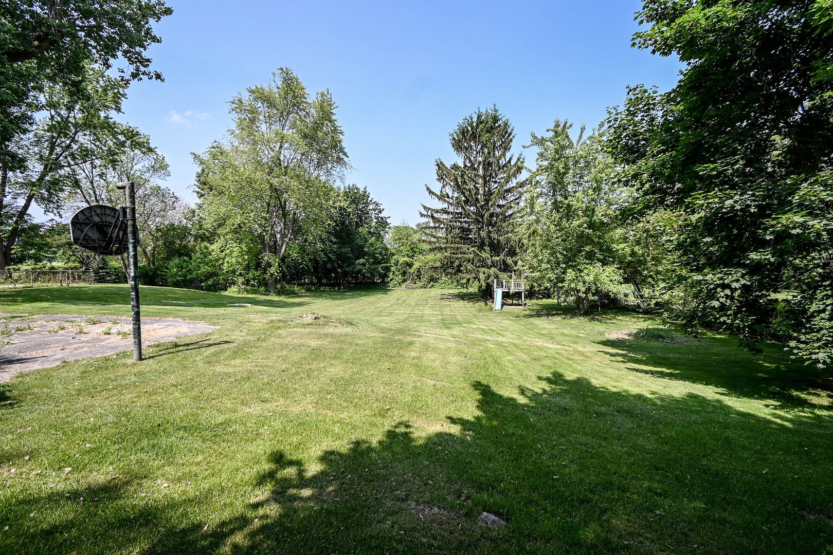 2350 N Lewis Avenue, Waukegan, IL 60087