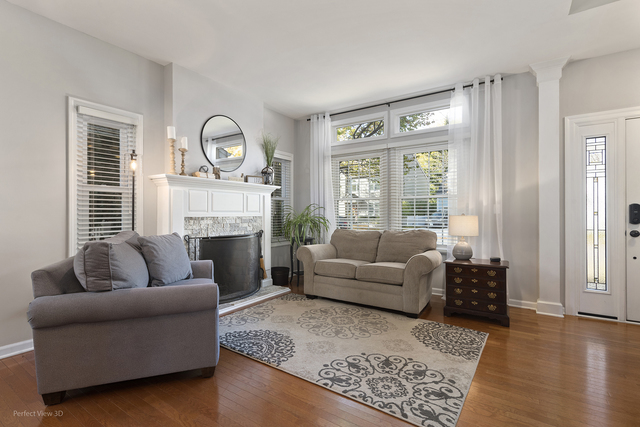 970 Mount Vernon Drive, Grayslake, IL 60030