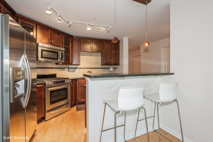 1228 EMERSON Street #304, Evanston, IL 60201