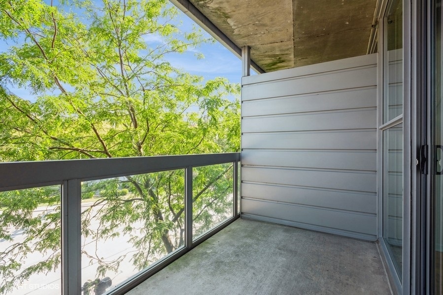 1228 EMERSON Street #304, Evanston, IL 60201