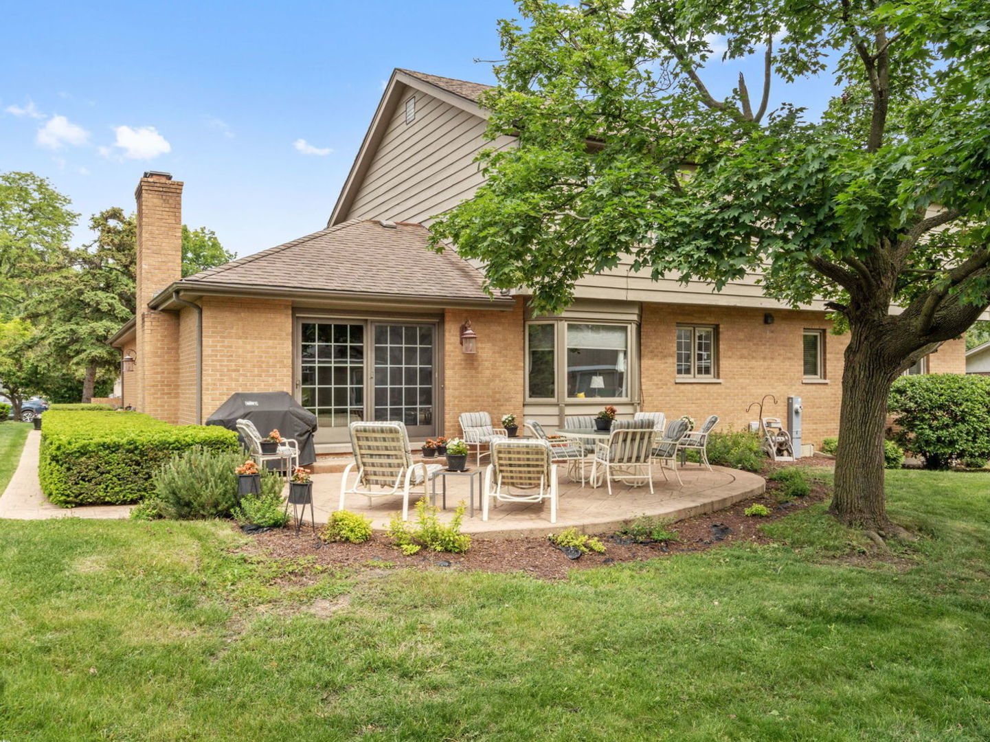 2s658 Avenue Vendome, Oak Brook, IL 60523