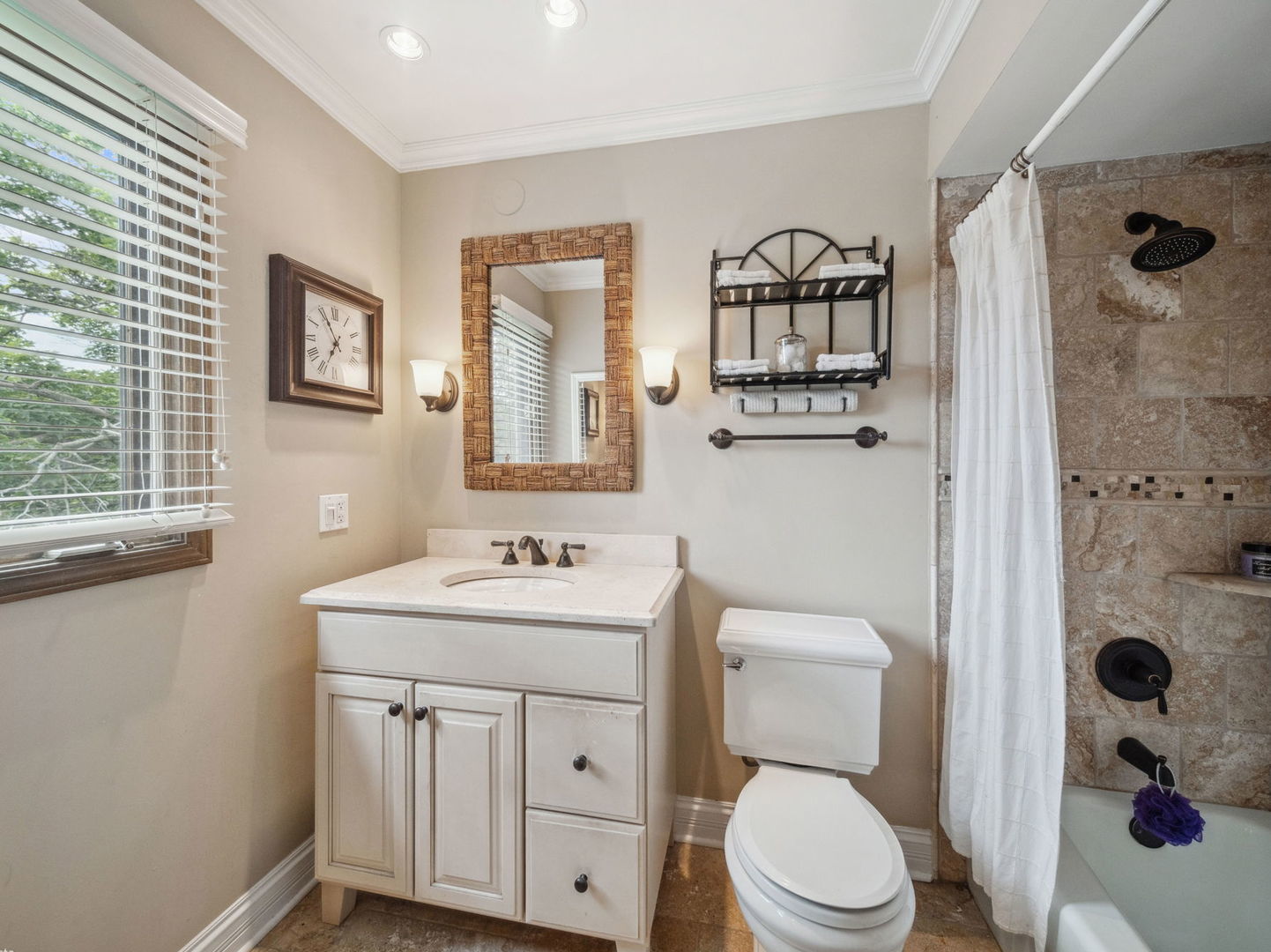 2s658 Avenue Vendome, Oak Brook, IL 60523