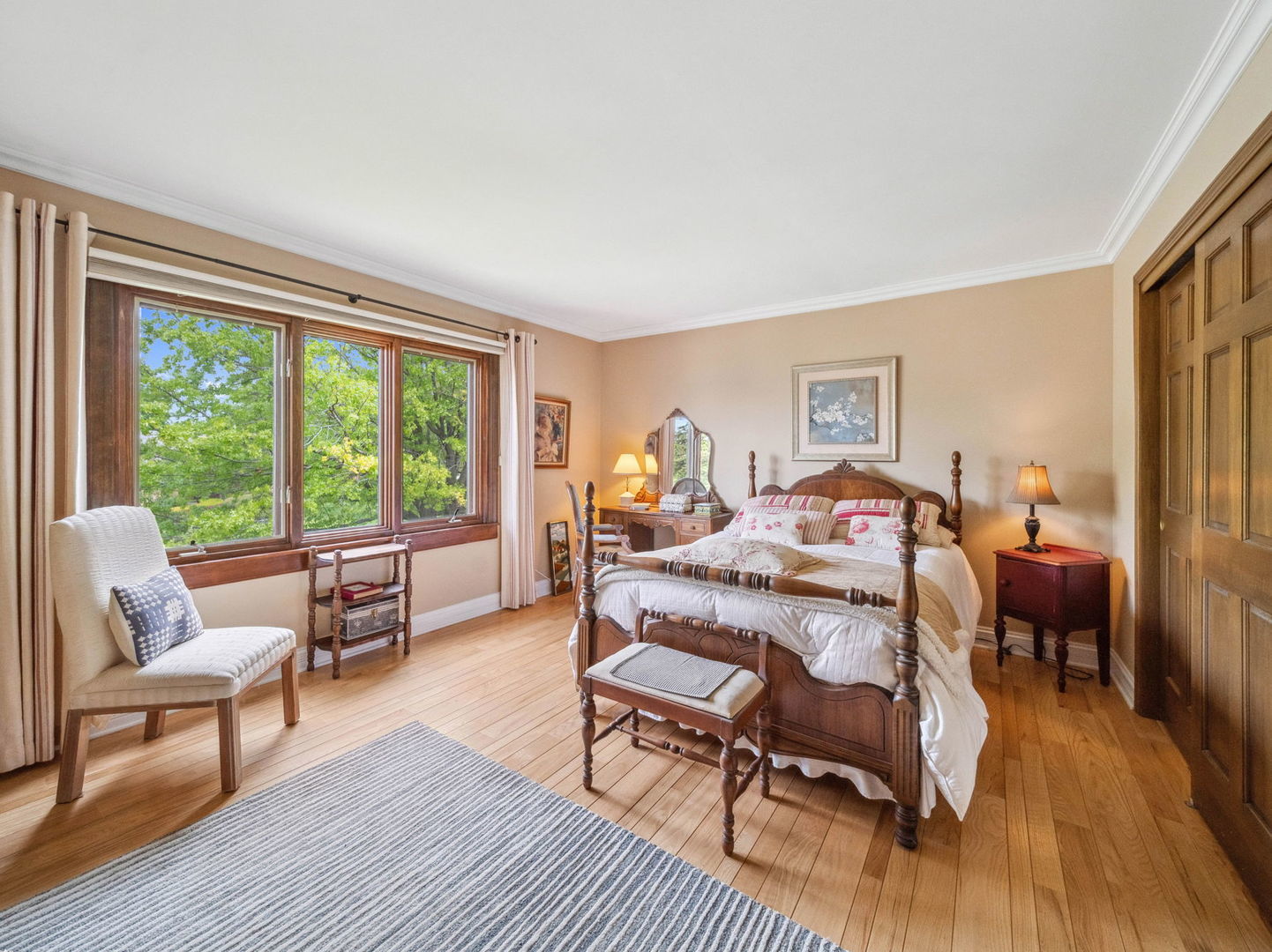 2s658 Avenue Vendome, Oak Brook, IL 60523