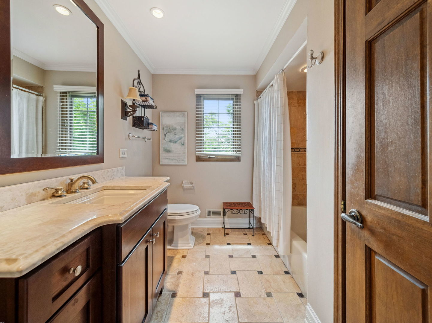 2s658 Avenue Vendome, Oak Brook, IL 60523