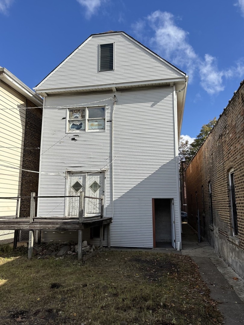 4038 S Albany Avenue, Chicago, IL 60632