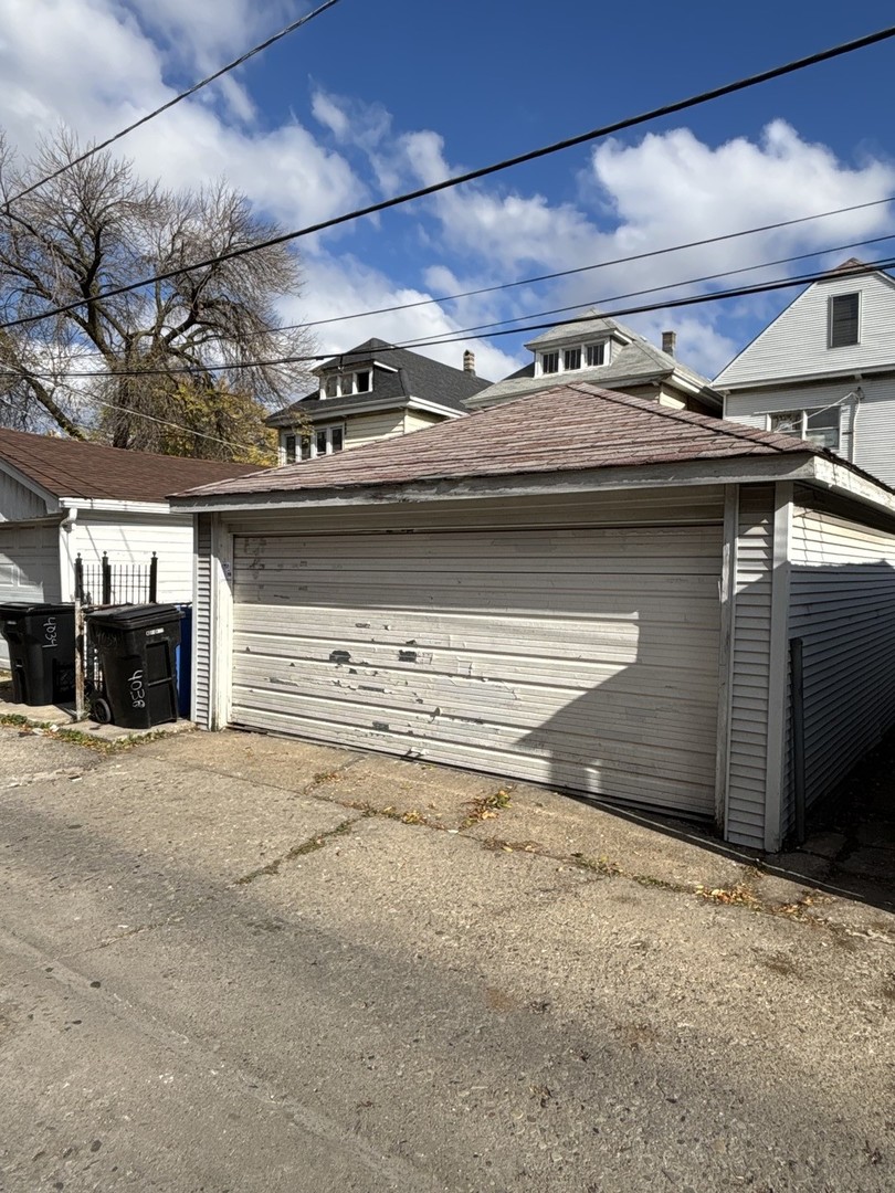 4038 S Albany Avenue, Chicago, IL 60632