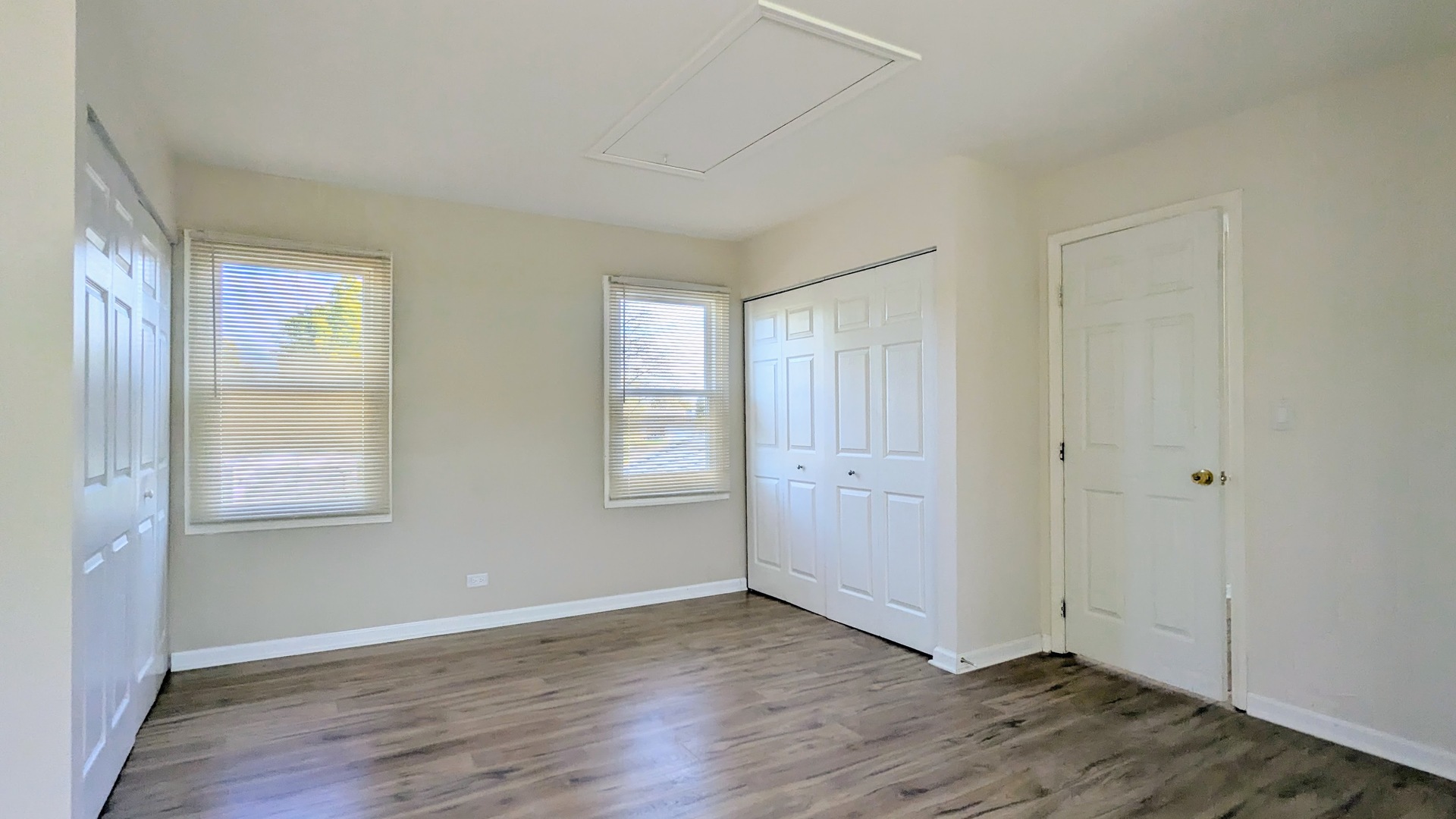 650 Shining Water Drive, Carol Stream, IL 60188