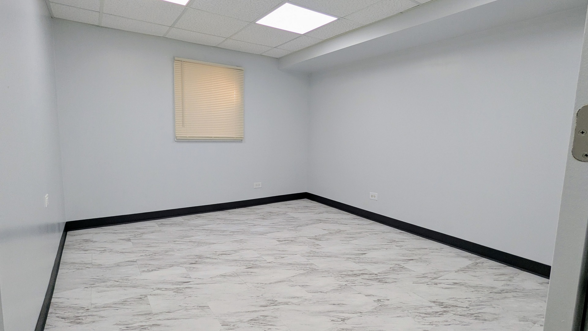 650 Shining Water Drive, Carol Stream, IL 60188