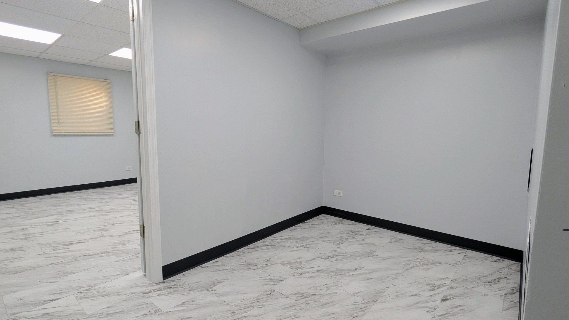 650 Shining Water Drive, Carol Stream, IL 60188