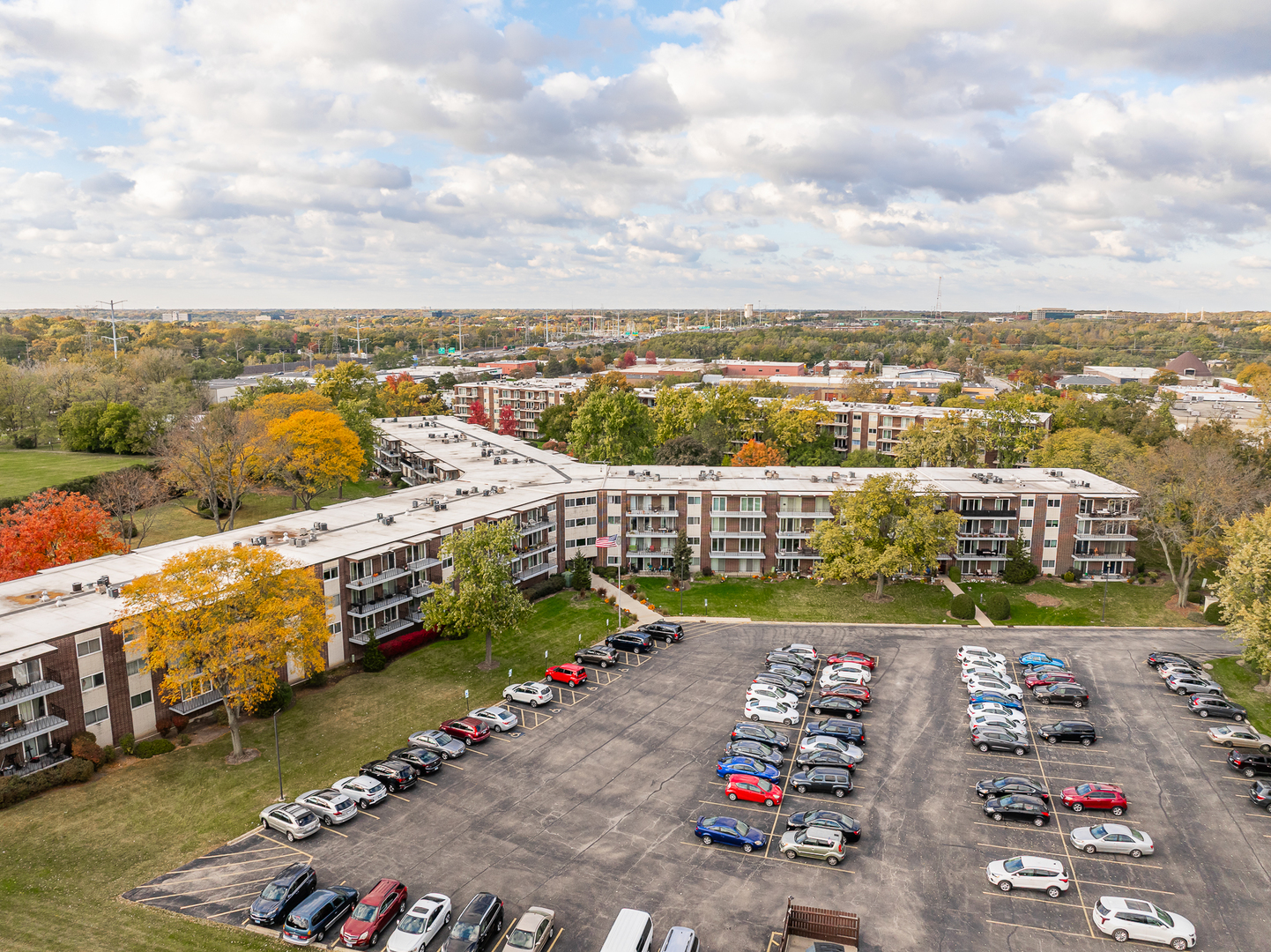 5540 Walnut Avenue #33A, Downers Grove, IL 60515