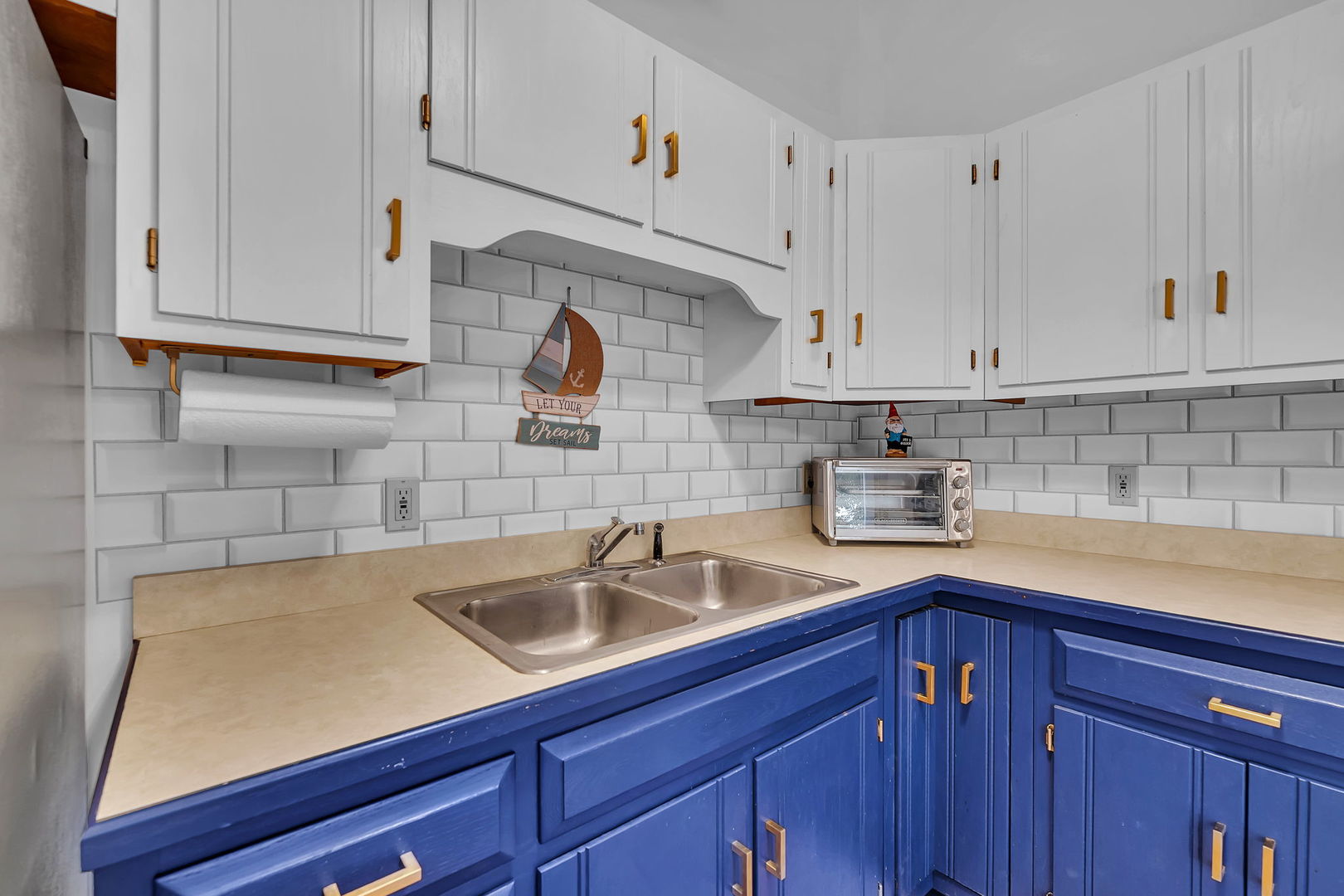 848 Lake Holiday Drive, Sandwich, IL 60548