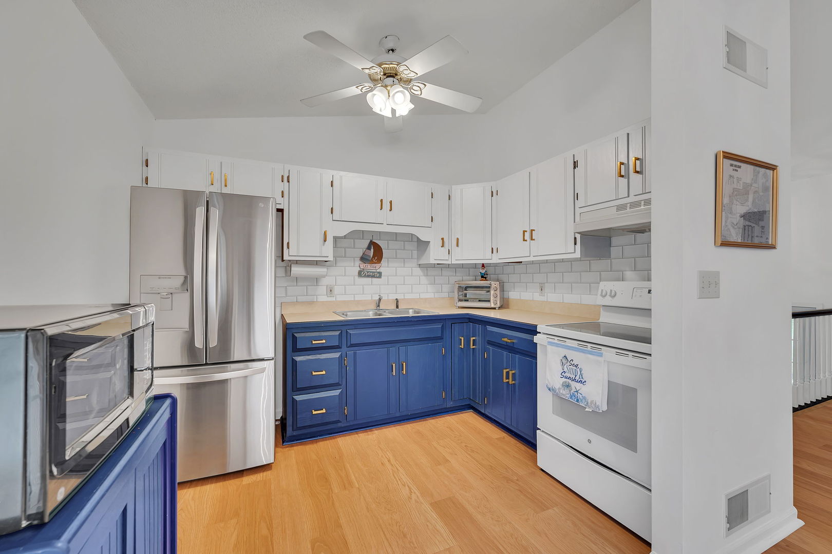 848 Lake Holiday Drive, Sandwich, IL 60548