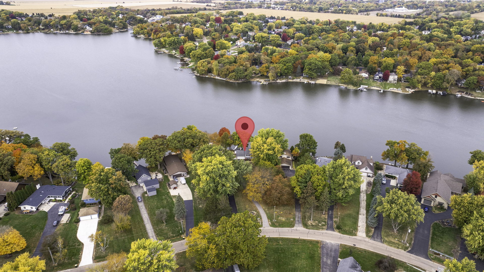 848 Lake Holiday Drive, Sandwich, IL 60548