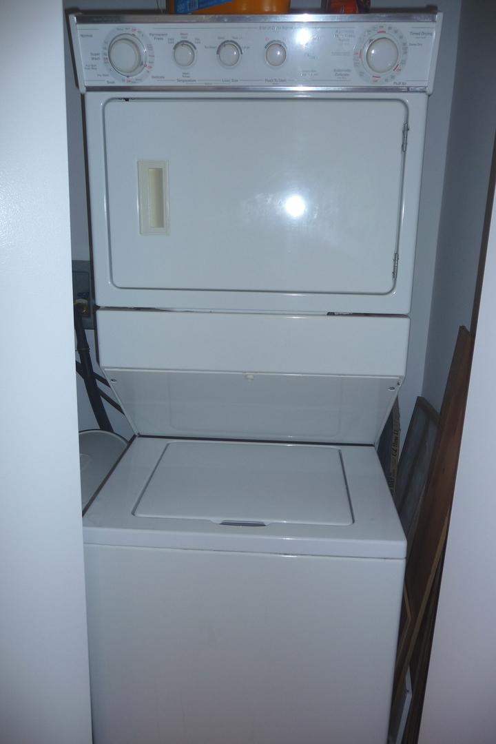 2 E ERIE Street #2204, Chicago, IL 60611