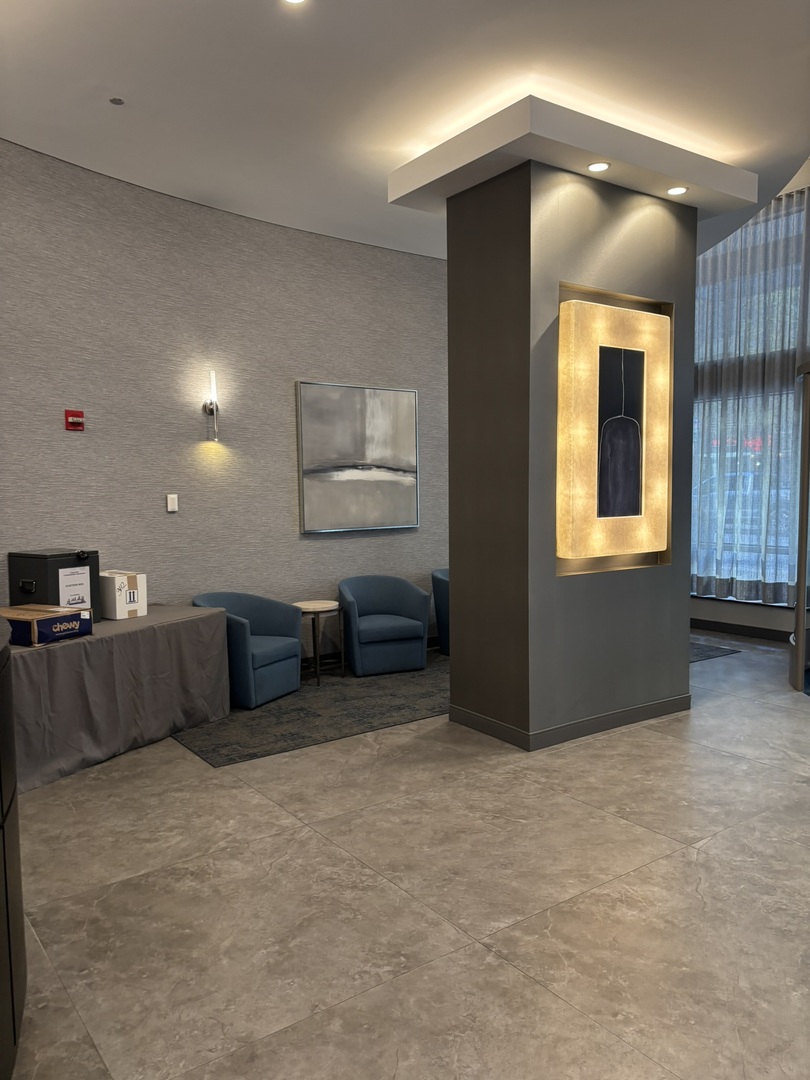 2 E ERIE Street #2204, Chicago, IL 60611