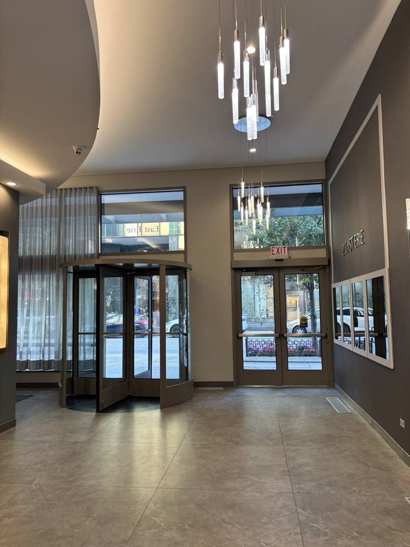 2 E ERIE Street #2204, Chicago, IL 60611