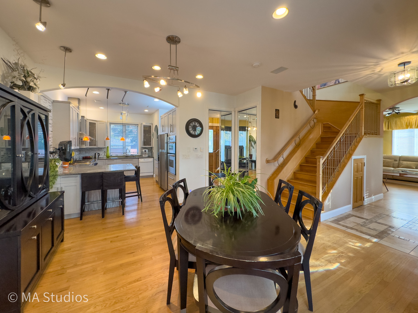 9237 Mason Avenue, Morton Grove, IL 60053