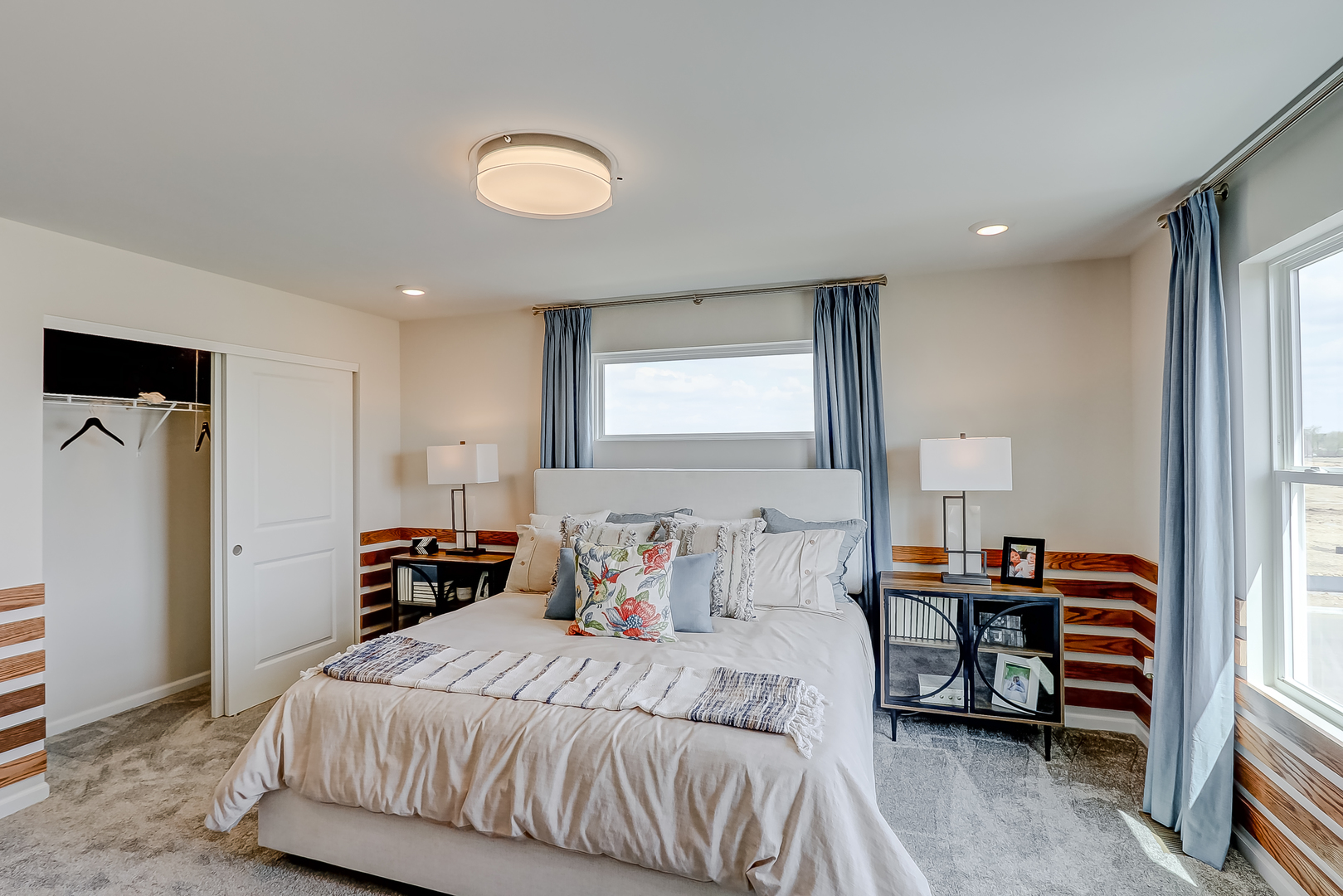 326 Kingsport Drive, South Elgin, IL 60177