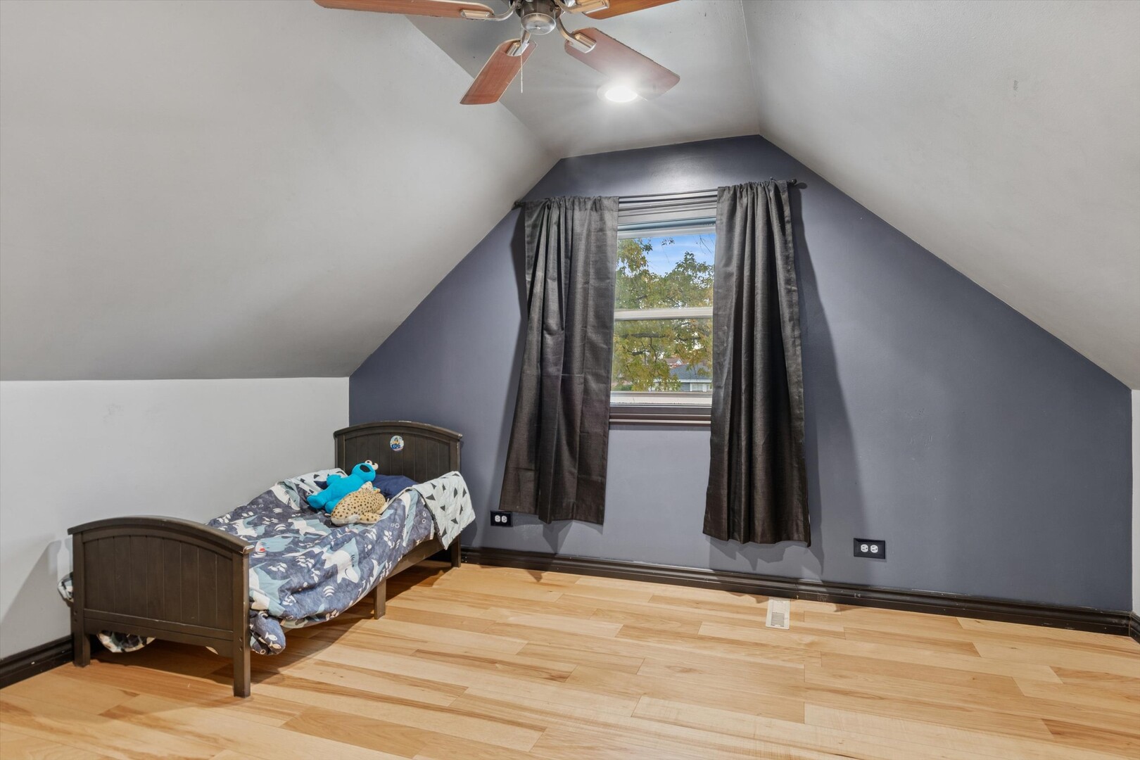 907 Maple Avenue, Lisle, IL 60532