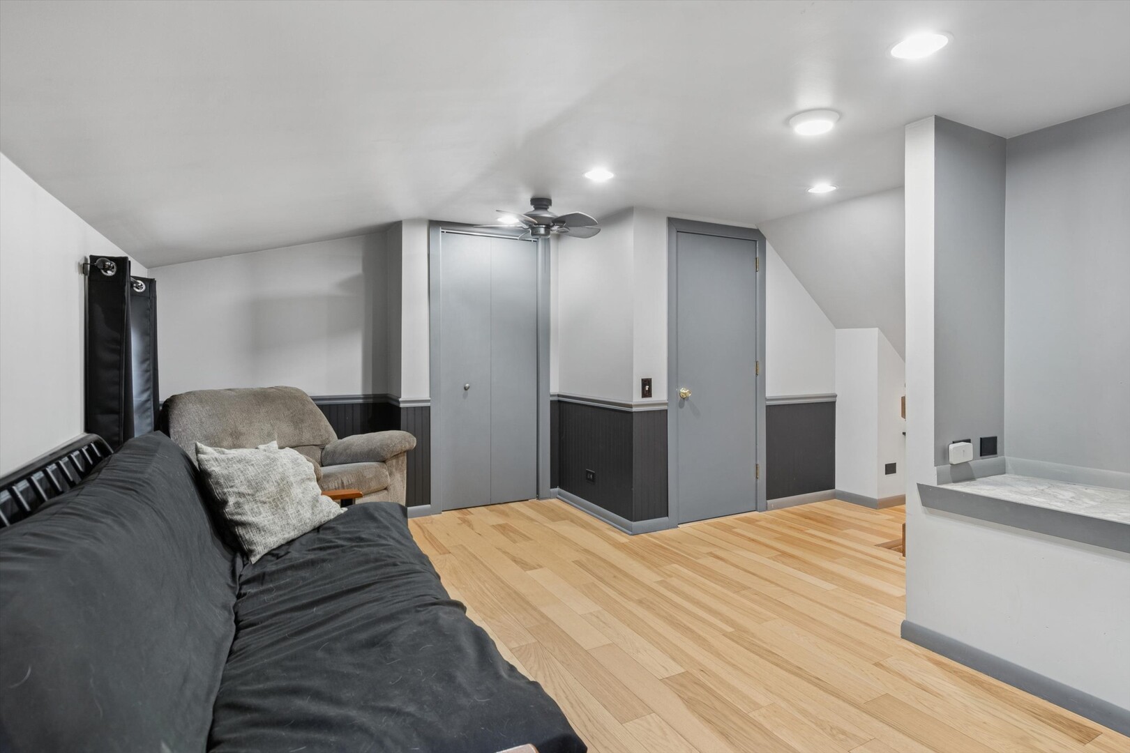 907 Maple Avenue, Lisle, IL 60532