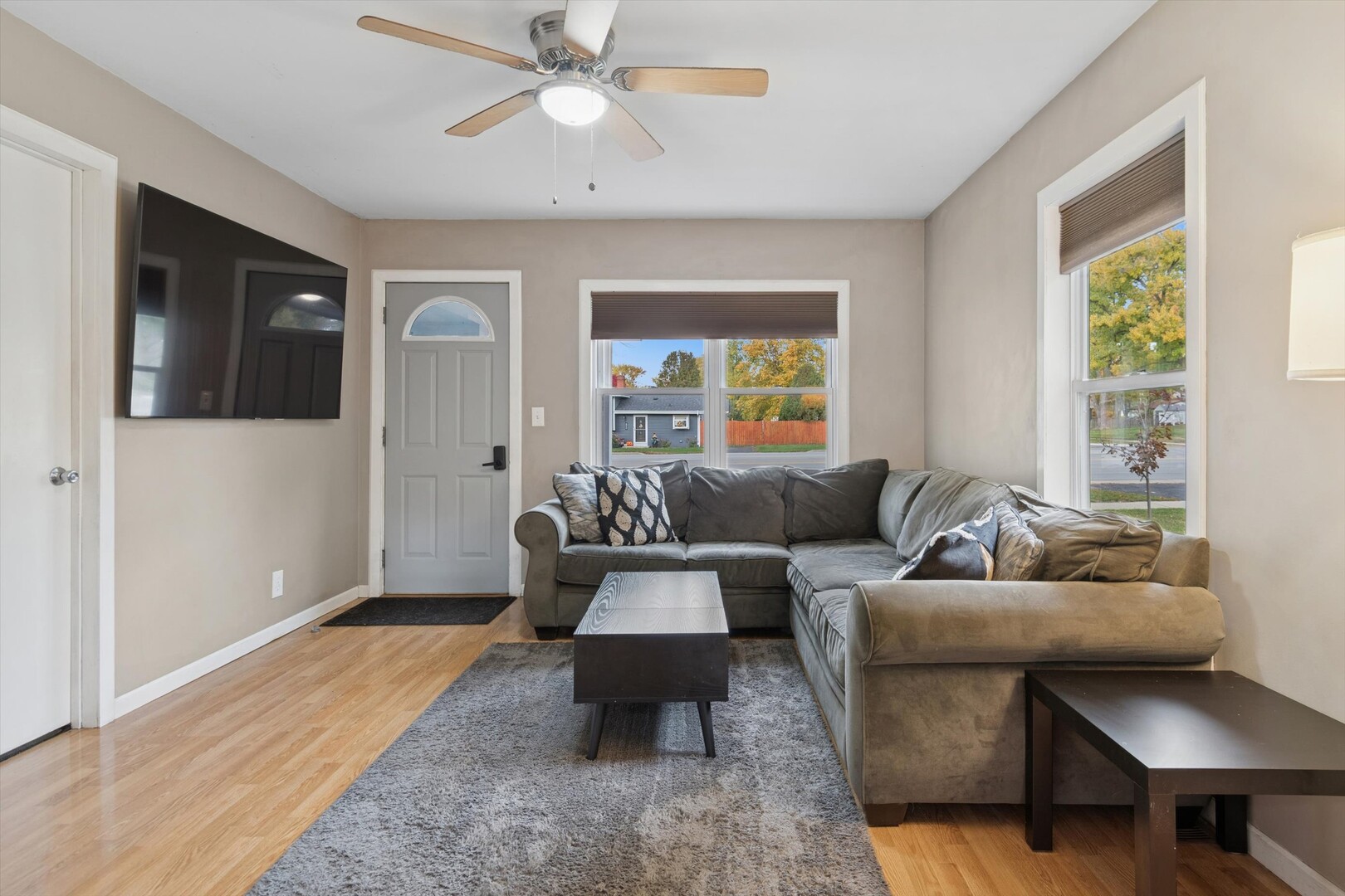 907 Maple Avenue, Lisle, IL 60532