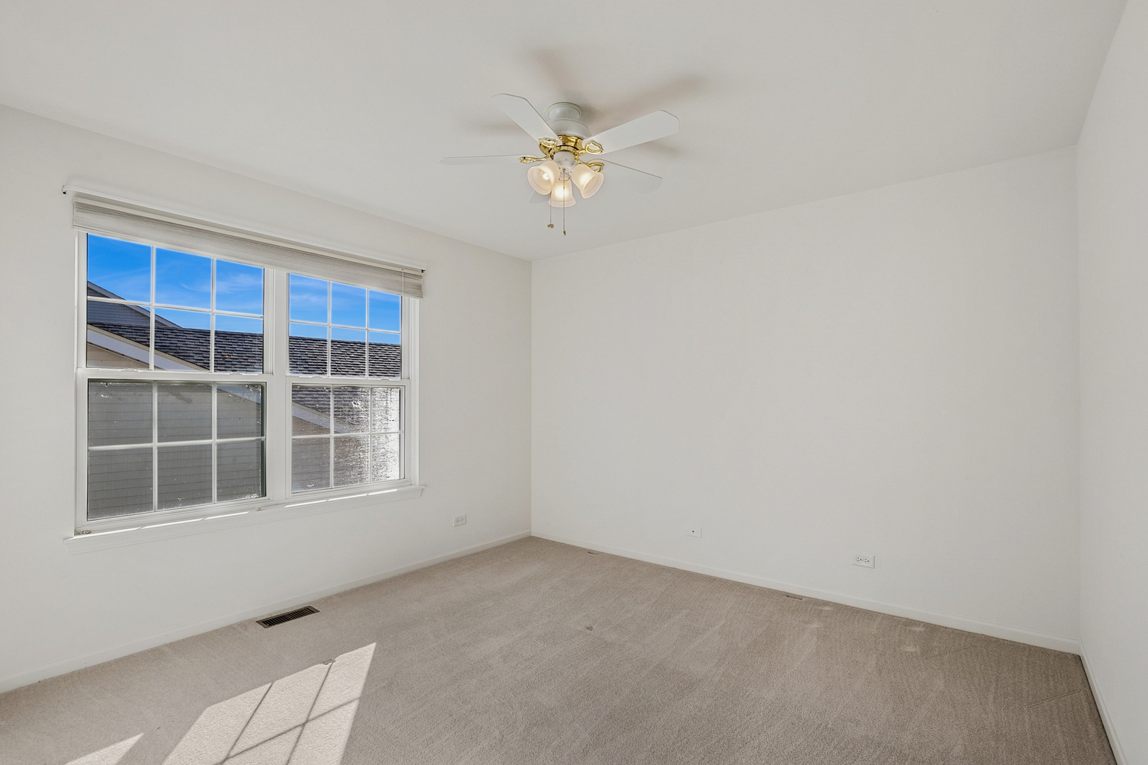 2325 Carillon Drive, Grayslake, IL 60030