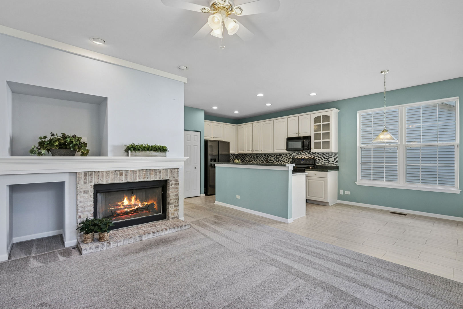 2325 Carillon Drive, Grayslake, IL 60030