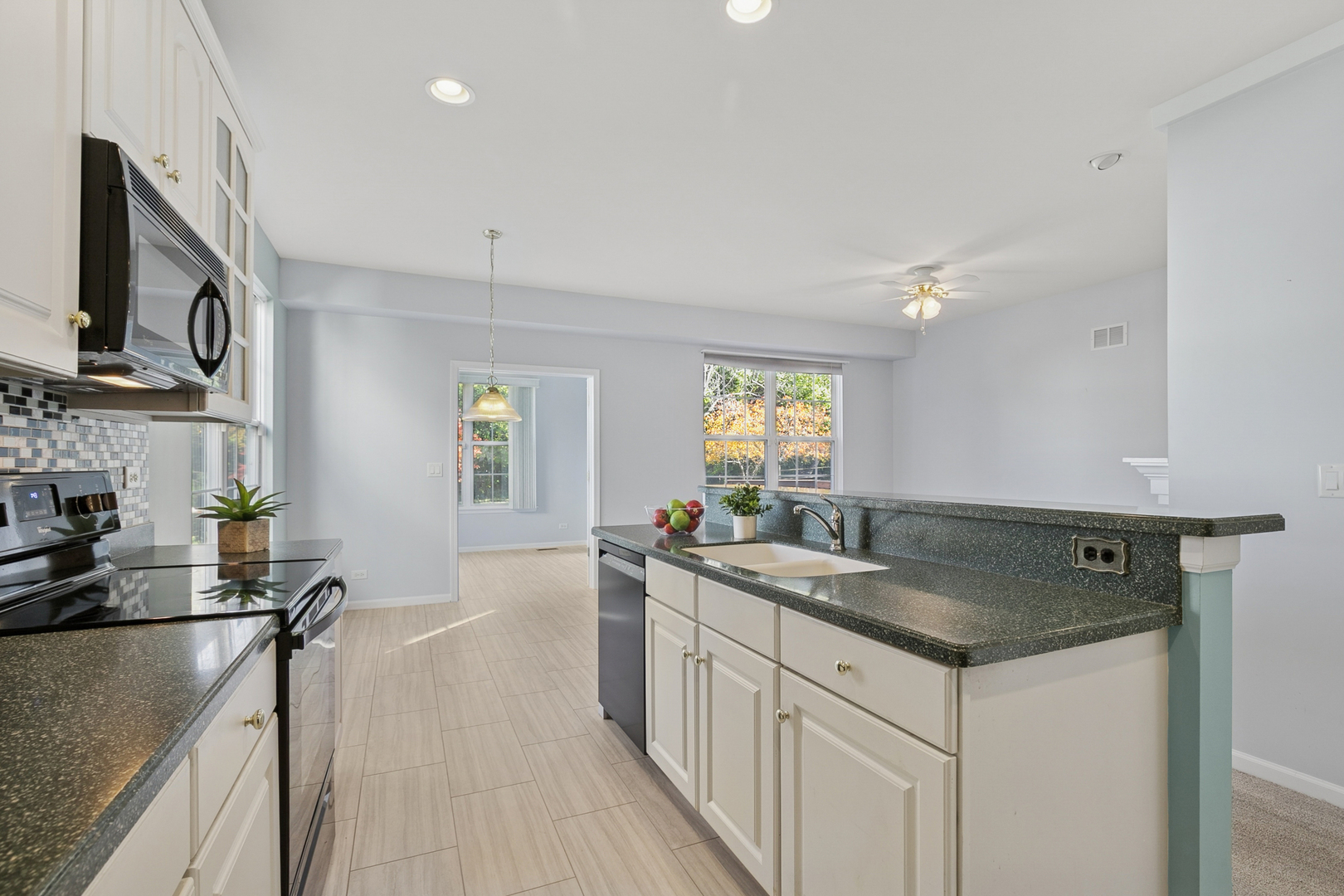 2325 Carillon Drive, Grayslake, IL 60030