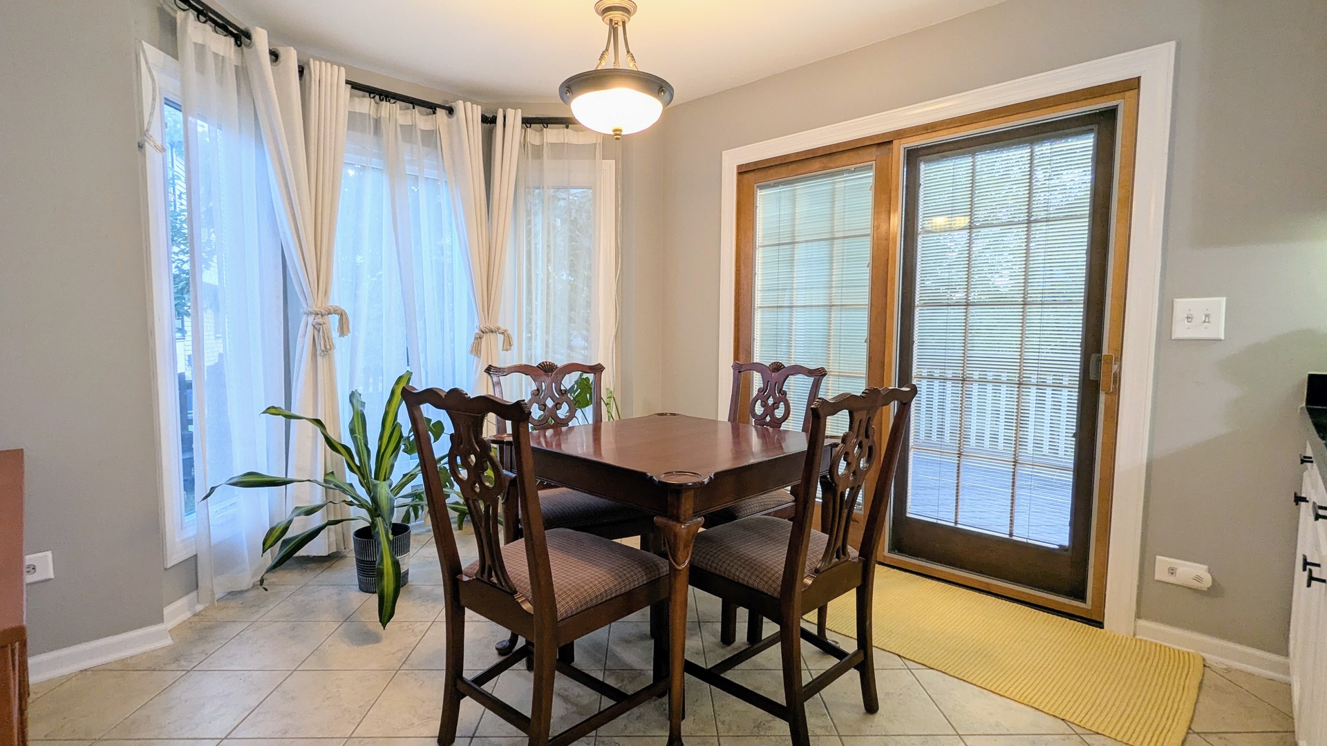 14 Nicolette Avenue, Schaumburg, IL 60173