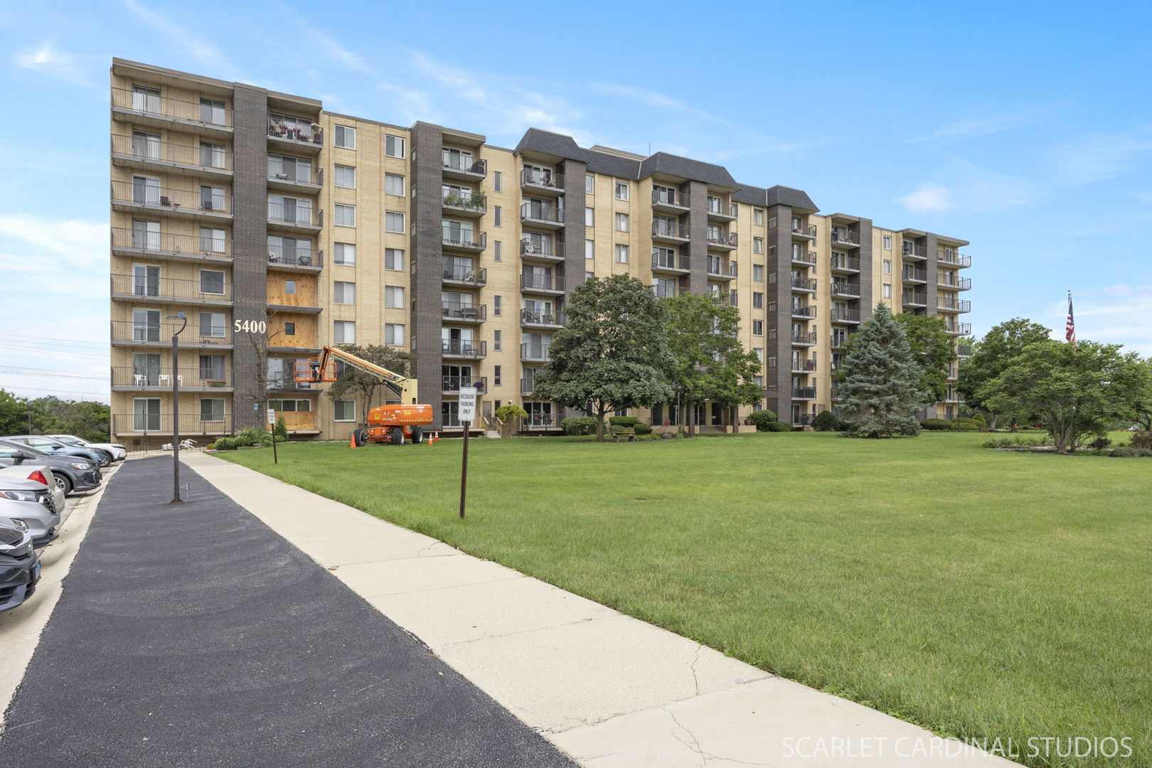 5400 Walnut Avenue #805, Downers Grove, IL 60515