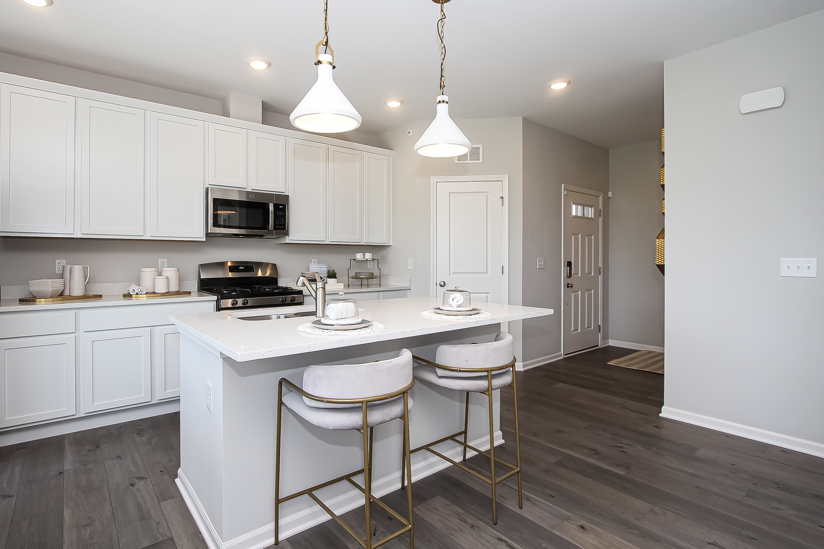 324 Kingsport Drive, South Elgin, IL 60177