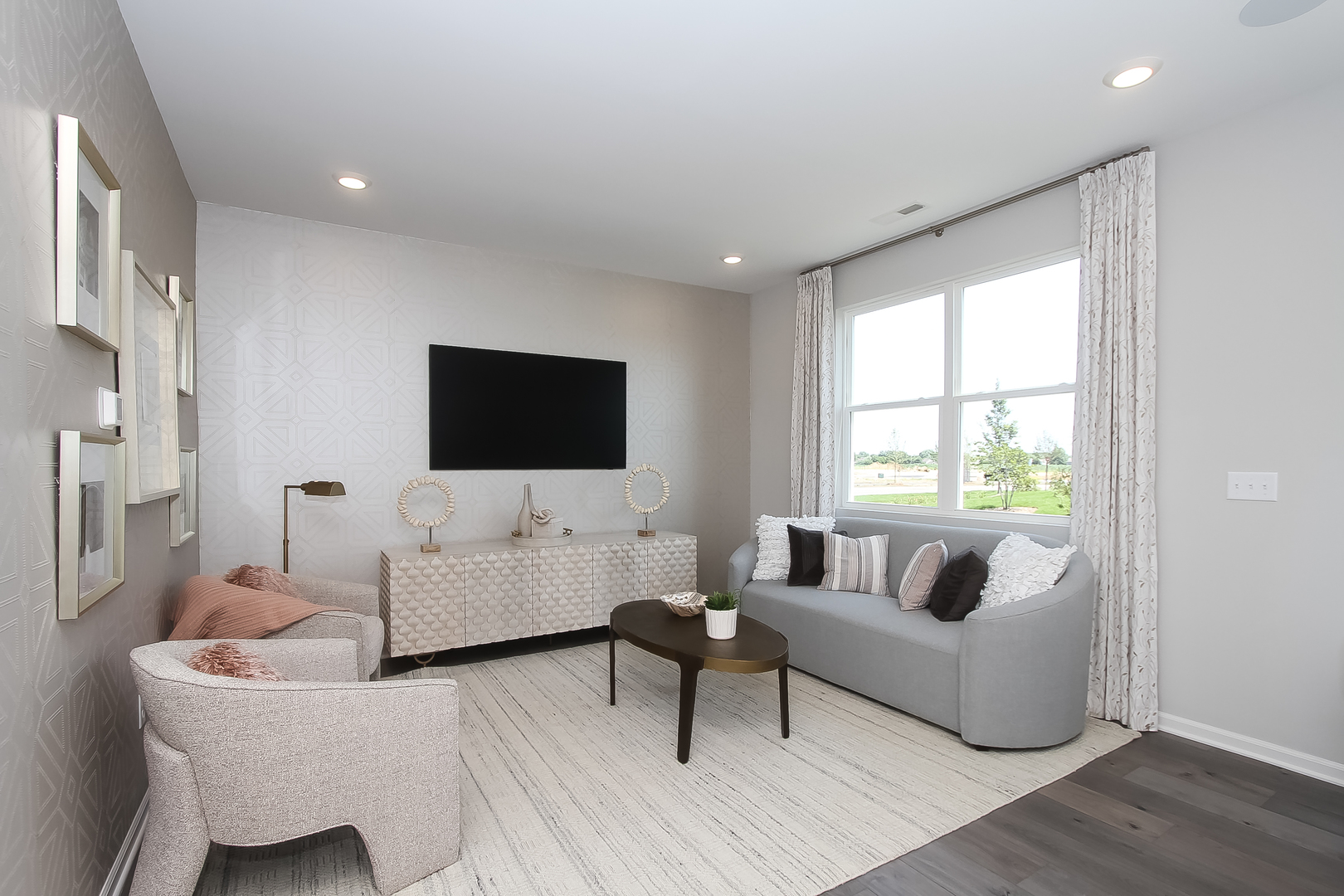 324 Kingsport Drive, South Elgin, IL 60177