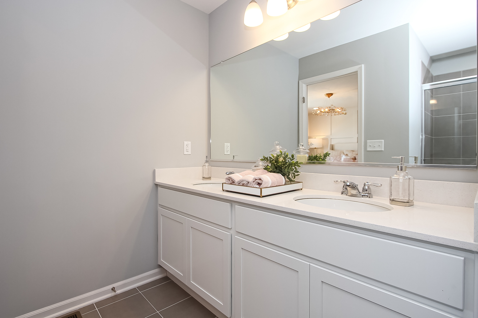 324 Kingsport Drive, South Elgin, IL 60177