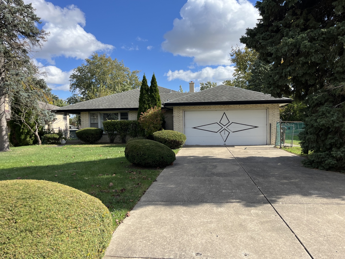 12443 S McVickers Avenue, Palos Heights, IL 60463