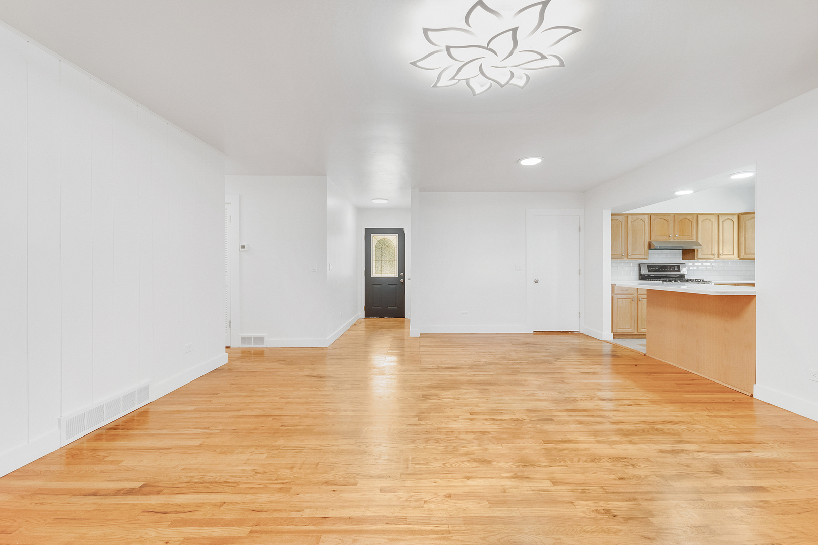 Crystal Lake, IL 60014