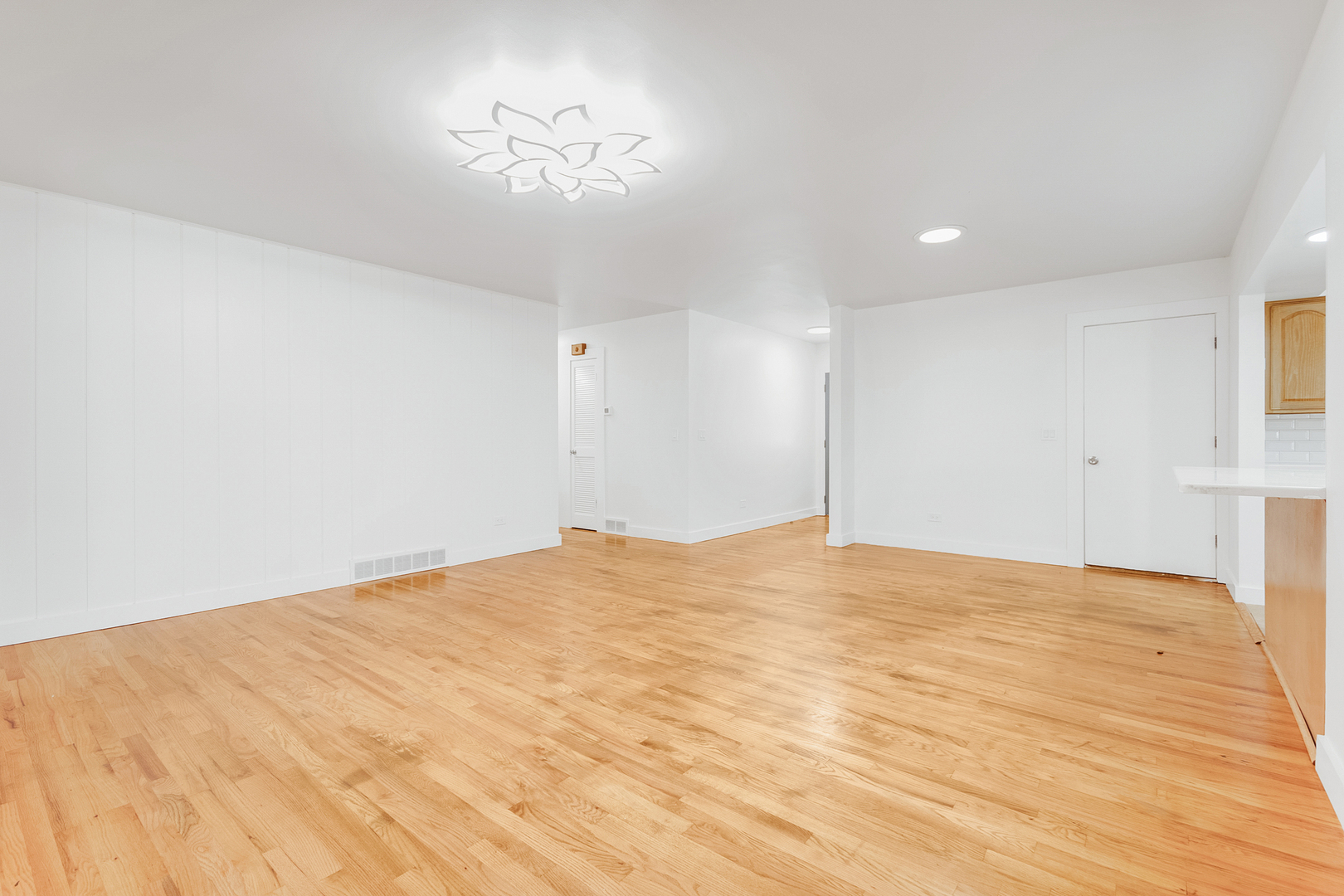 Crystal Lake, IL 60014