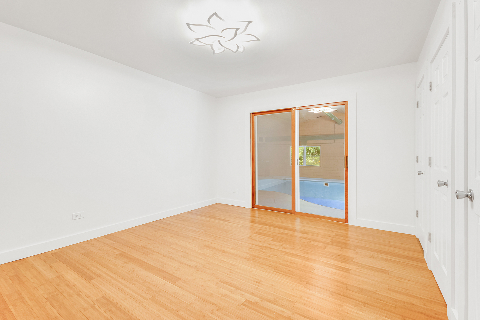 Crystal Lake, IL 60014