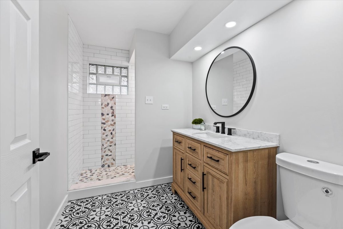 10206 S Saint Louis Avenue, Evergreen Park, IL 60805