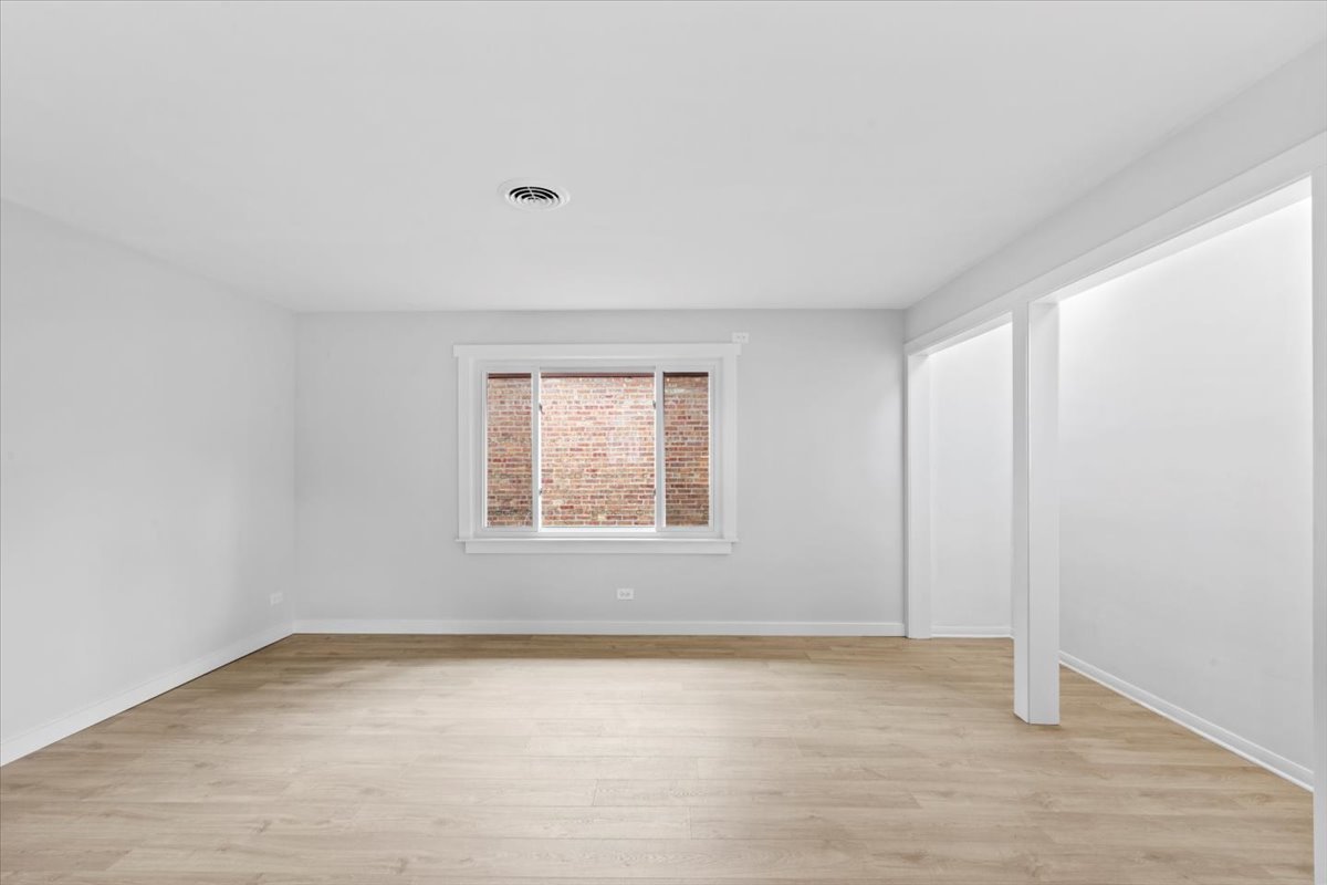 10206 S Saint Louis Avenue, Evergreen Park, IL 60805