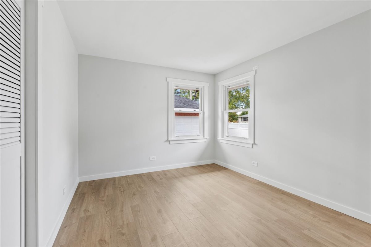 10206 S Saint Louis Avenue, Evergreen Park, IL 60805